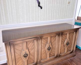Vintage Stanley Furniture Regency Style Buffet Credenza