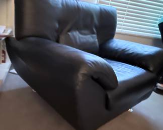 Koinor Rossini Black Leather Armchair