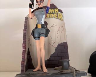 Tomb Raider Lara Croft in Wet Suit Playmates Figure with Diorama Base