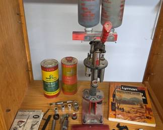 MEC 600 Jr Shotshell Reloader With Accessories