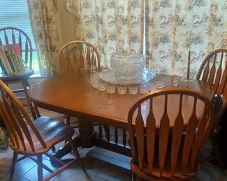 Dining table from Casey's Furniture.  6 chairs & 2 leaves 