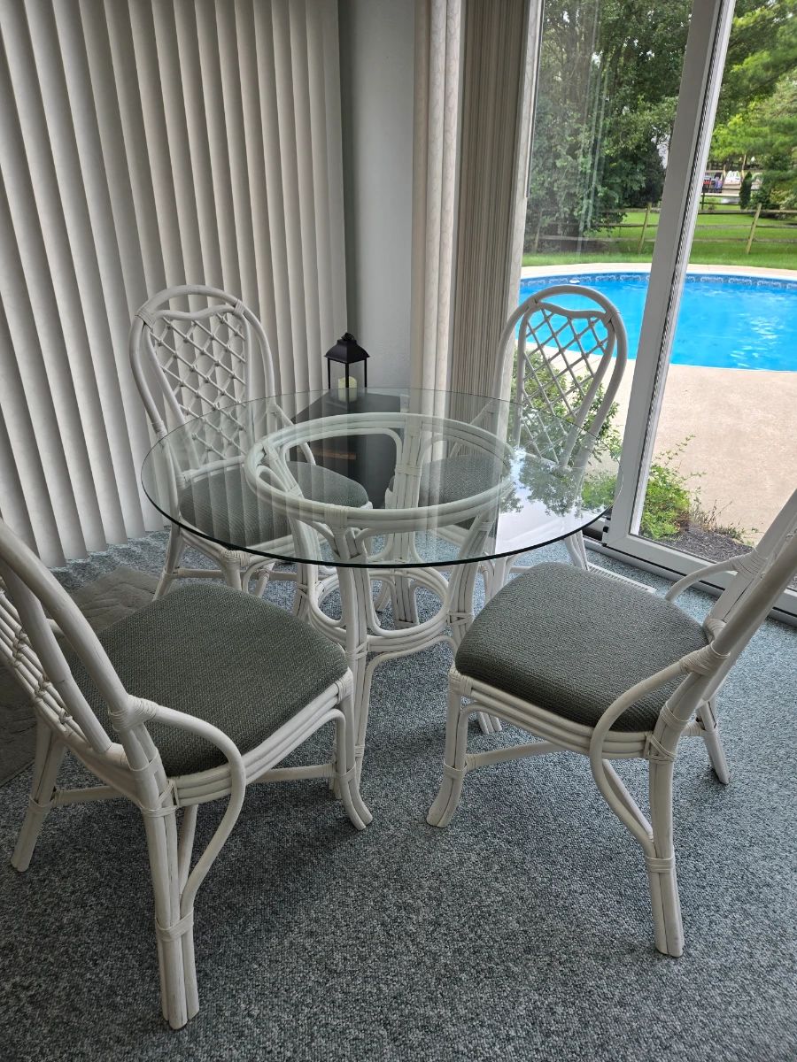 Rattan table & 4 chairs