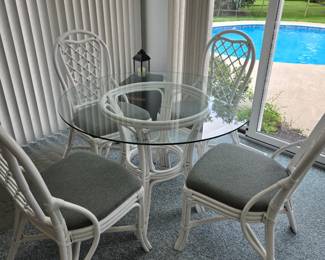Rattan table & 4 chairs