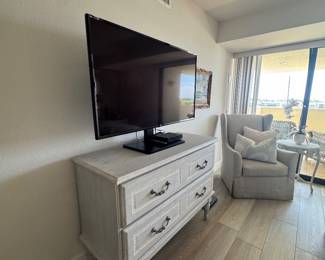 Painted finish chest of drawers 