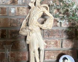 statue