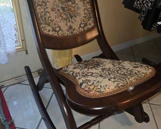 Decorative Folding Rocker