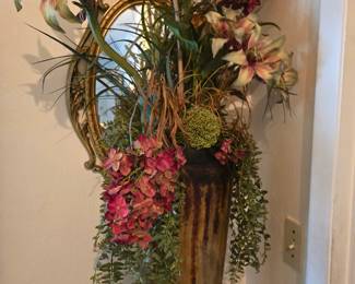 Decorative vase with Flowers