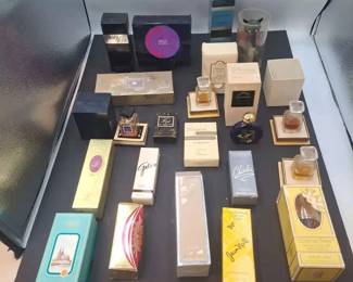 Large Lot of Vintage Perfumes, Colognes, Fragrance Gift Items Incl Products by Nina Ricci Lanvin