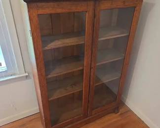 Antique Arts and Crafts Missionstyle Oak Double Door GlassFront Display Cabinet w Interior Shelves