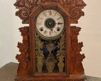 Wm. L. Gilbert Clock Co. CT Antique Victorian Gingerbread Mantle Clock w Pendulum