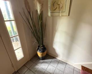vase with reeds
