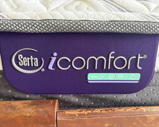 Serta Comfort mattress, like new. 