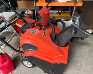 Nearly New Snowblower, used less than 5 times