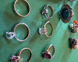 Vintage costume jewelry rings in various sizes
