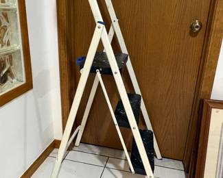Step ladder