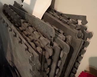 Interlocking floor foam mats