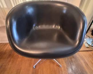 Herman Miller Eames "La Fonda" swivel armchaiHerman Miller Eames "La Fonda" swivel armchai