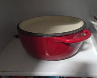 18 Red enameled cast iron Dutch oven