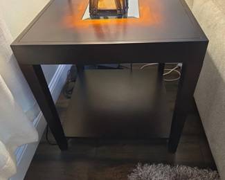 10 Matching end table and decorative lamp