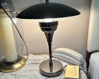 Assorted table lamps and lighting.