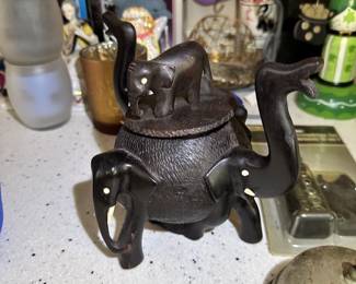 Cast-iron cat teapot or kettle.