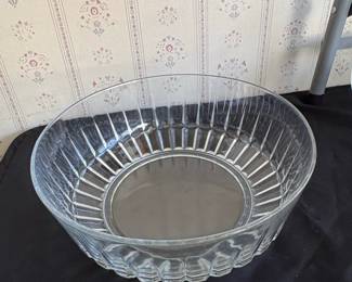 Vintage Arcoroc USA Starburst Pattern Clear Glass Serving Bowl second image