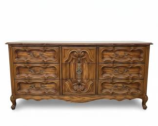 Thomasville French Provincial Serpentine Nine Drawer Dresser with Mirror fourth image