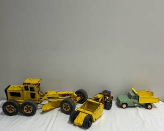 Vintage tonka trucks 