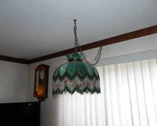 Vintage Tiffany-Style Hanging Light