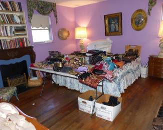 John Widdicomb Master Bedroom Set, Clothing, Shoes, Lots of Vinta Handbagsge