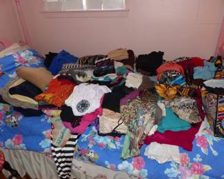 4 Poster Bed, Women's Clothing