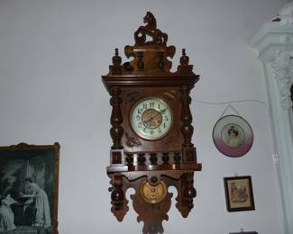 Antique Wall Clock, Wall Hangings