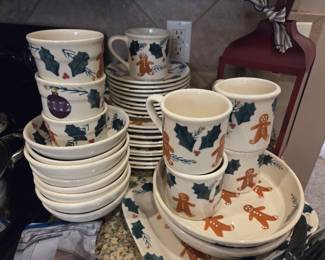 Hartstone Pottery Gingerbread dish set
