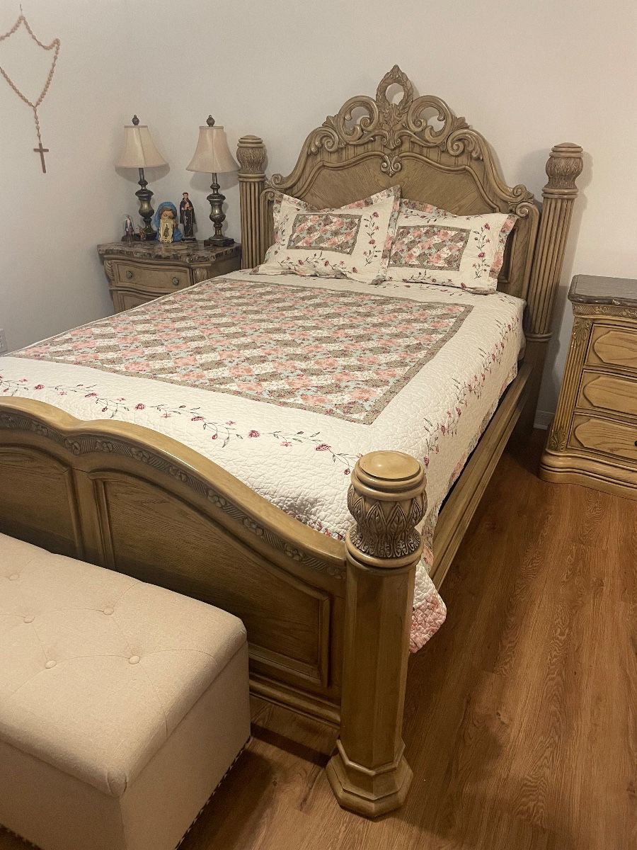 AMINI INNOVATION HIGH TOP DRESSER/MIRROR/2 NIGHTSTANDS/HEADBOARD/4 POSTER FRAME $795
