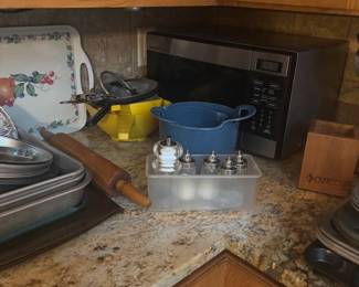 Microwave & Assorted Kitchen Items