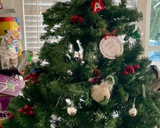 DECORATED CHRISTMAST TREE