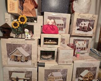 COUNTRY VILLAGE HOUSES