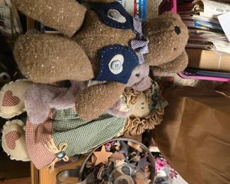 TEDDY BEARS, SEVERAL BRANDS AND HOMEMADE DOLLS/ HAND STITCHED