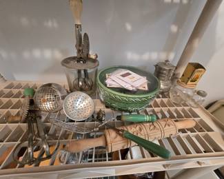 VINTAGE KITCHEN UTENSILS, 2000 TENDER HEART TREASURES
