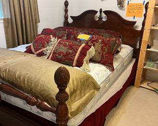 Vintage Solid Wood Queen B
