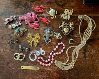 Vintage jewelry - broaches and necklaces