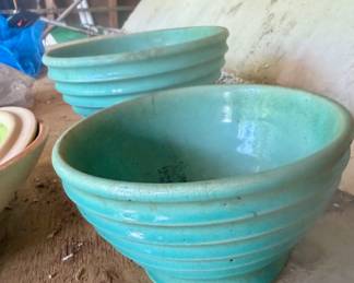 Bauer beehive mixing bowls