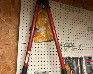 Bolt cutters