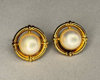 Vintage 14K Yellow Gold Mabe Pearl Earrings