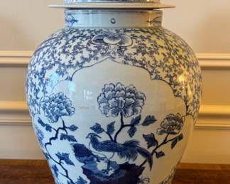 Chinese Blue and White Porcelain Ginger Jar 