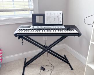 Yamaha 61-Key Portable Keyboard YPT-270 and Stand