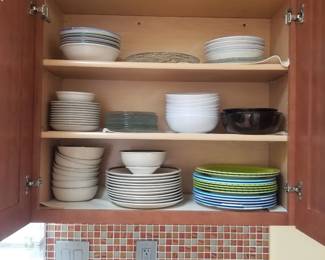 Dishes, bowls & dinnerware