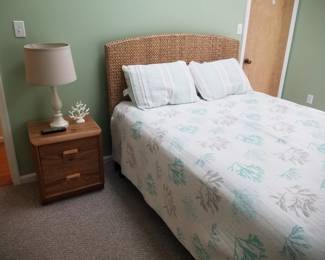 Queen bed & nightstand; table lamp