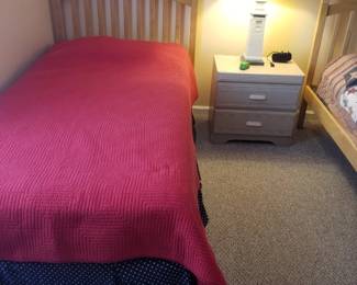 Twin/single bed; nightstand; table lamp