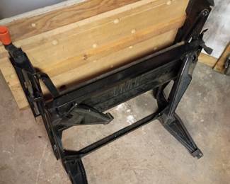 Portable stand for the table saw